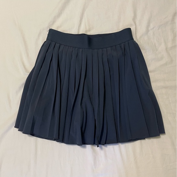 TNA Dresses & Skirts - TnaMOVE Mini Pleated Tennis Skirt